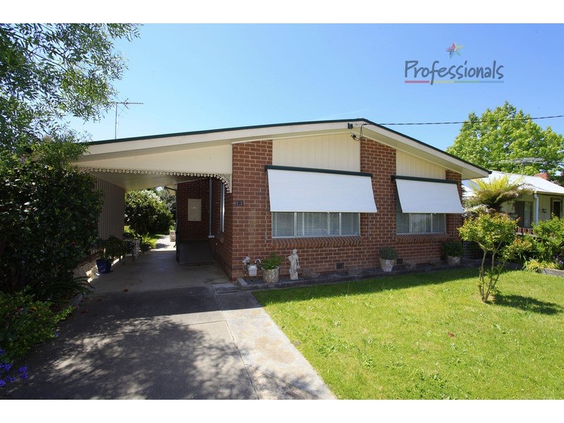13 Burke  Street, Chiltern VIC 3683