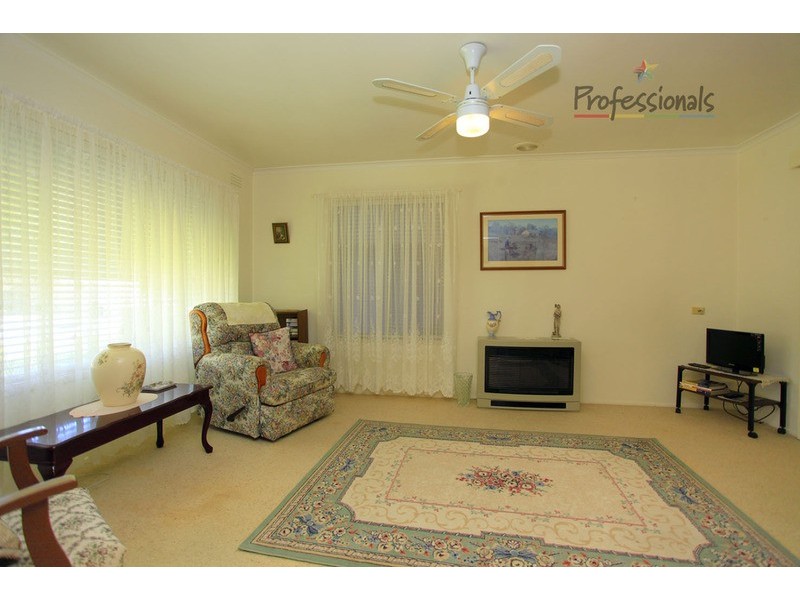 13 Burke  Street, Chiltern VIC 3683