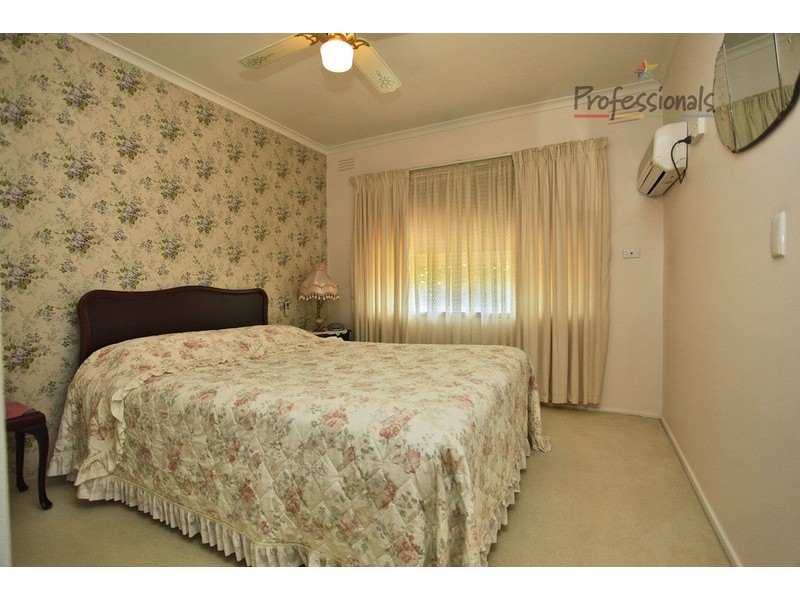 13 Burke  Street, Chiltern VIC 3683