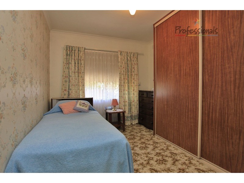 13 Burke  Street, Chiltern VIC 3683