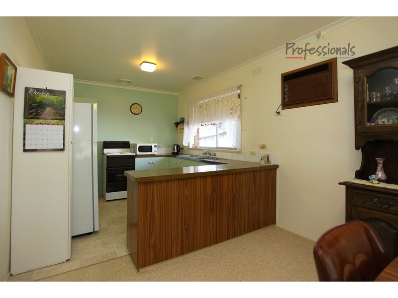 13 Burke  Street, Chiltern VIC 3683