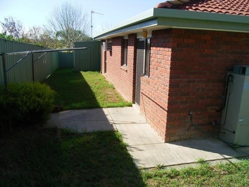 2/28 McEwen  Crescent, Wodonga VIC 3690