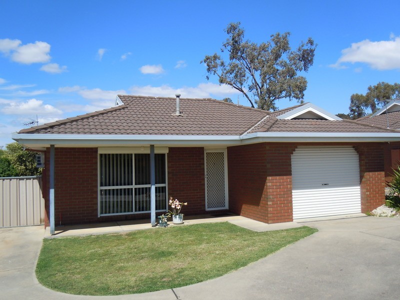 2/13 Kingsbury Court, Wodonga VIC 3690