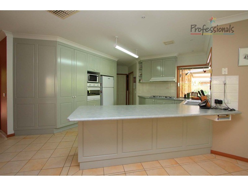 110 Mountford Crescent, Albury NSW 2640