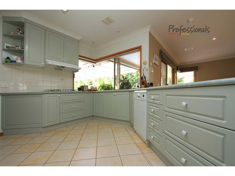 110 Mountford Crescent, Albury NSW 2640