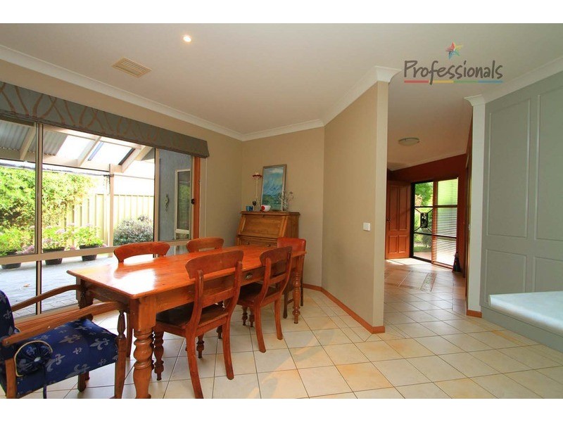 110 Mountford Crescent, Albury NSW 2640