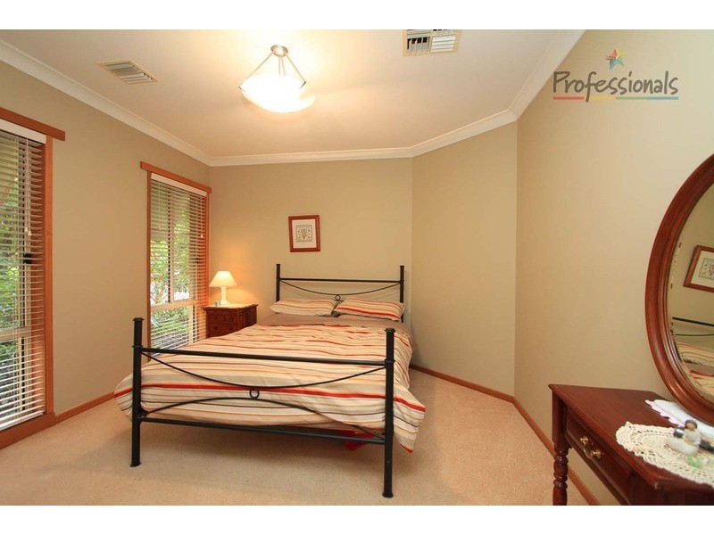 110 Mountford Crescent, Albury NSW 2640