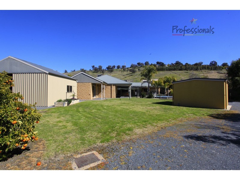 110 Mountford Crescent, Albury NSW 2640