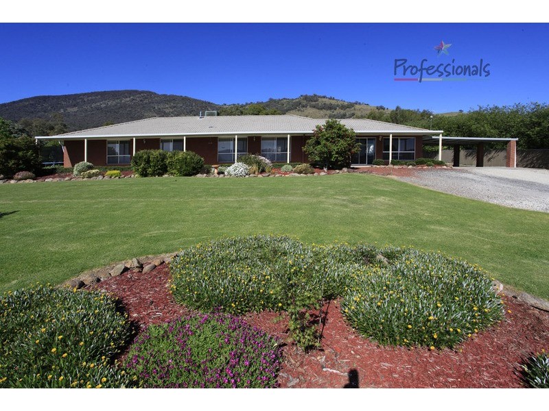 31 Michelle  Drive, Kiewa VIC 3691