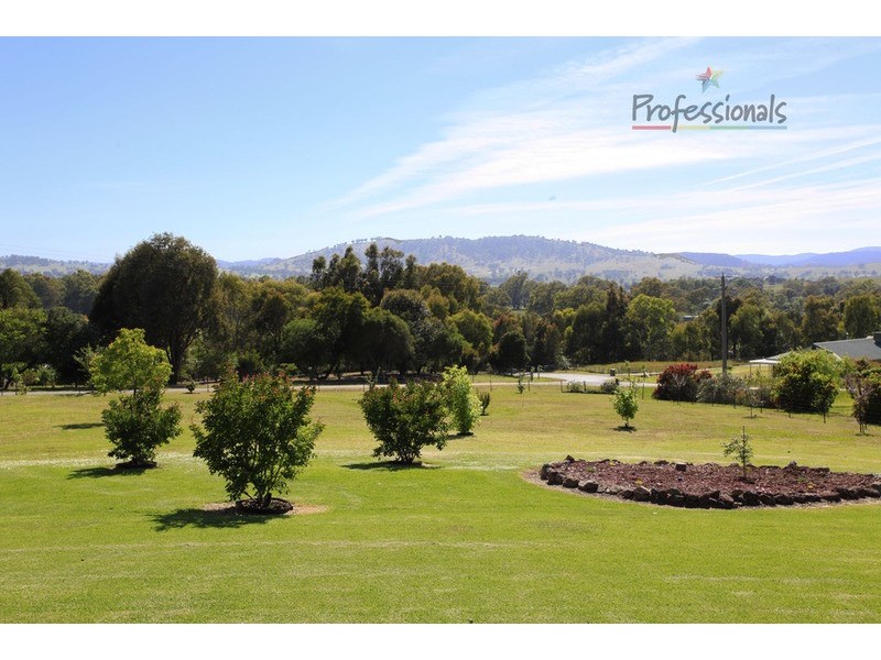 31 Michelle  Drive, Kiewa VIC 3691