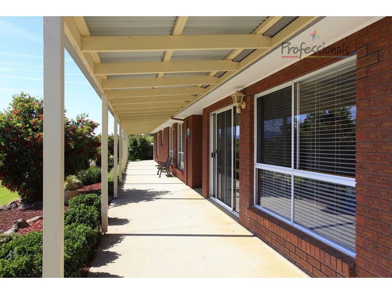 31 Michelle  Drive, Kiewa VIC 3691