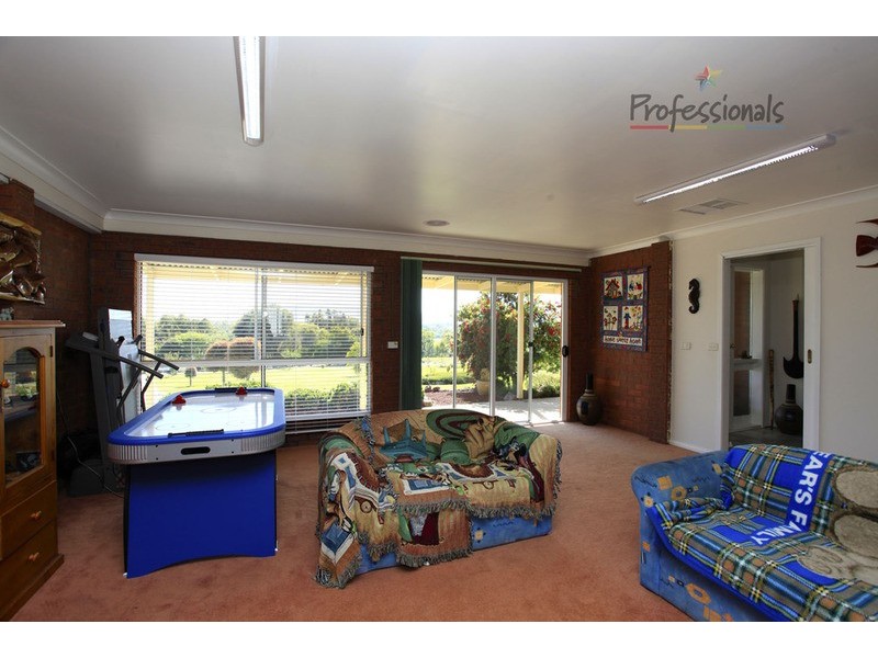 31 Michelle  Drive, Kiewa VIC 3691