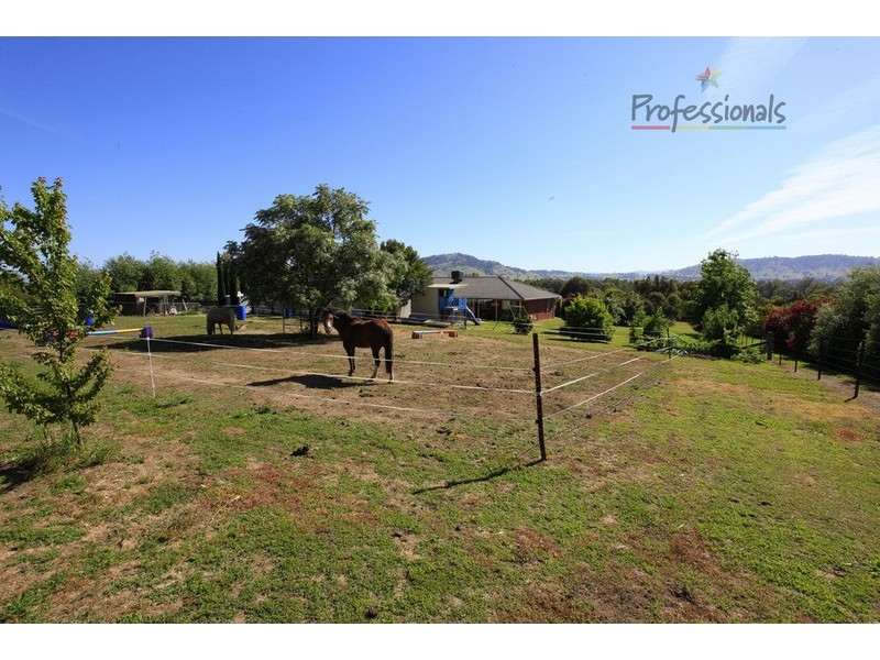 31 Michelle  Drive, Kiewa VIC 3691