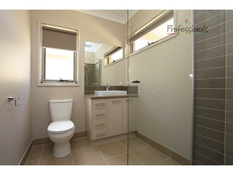 4 Blackburn Close, Wodonga VIC 3690