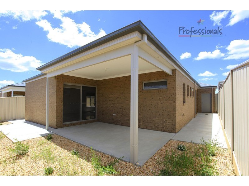 4 Blackburn Close, Wodonga VIC 3690