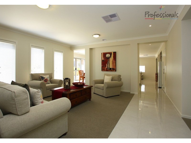 6 Blue Bonnet Way, Wodonga VIC 3690