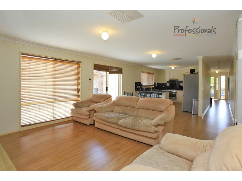 4 Alkira Court, Lavington NSW 2641