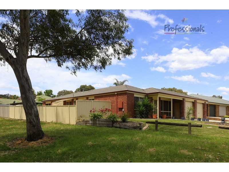 4 Alkira Court, Lavington NSW 2641