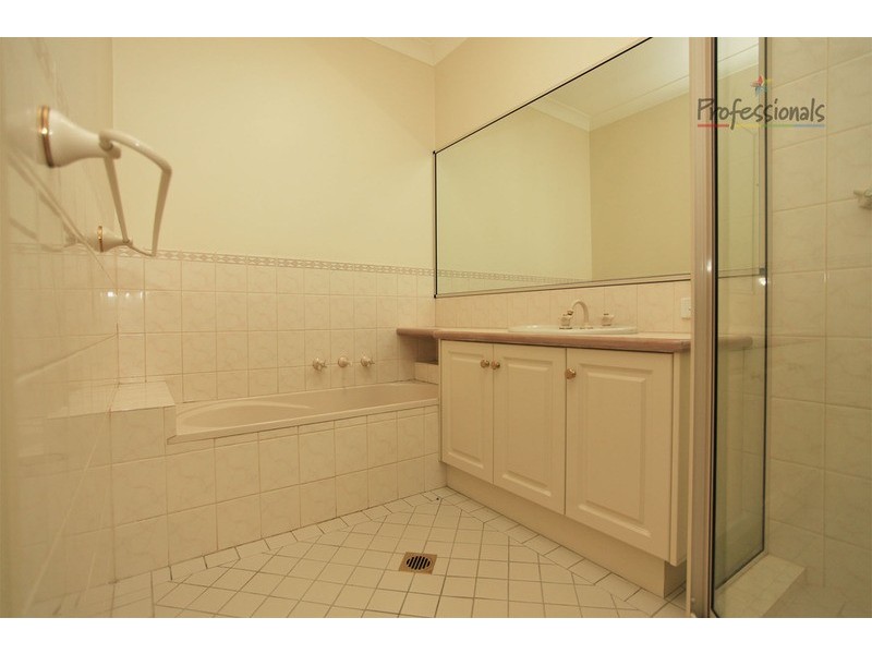 40 Southern View Drive, Albury NSW 2640