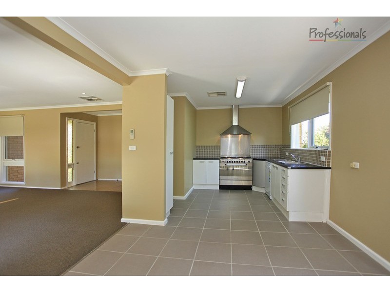 13 Fern Avenue, Wodonga VIC 3690