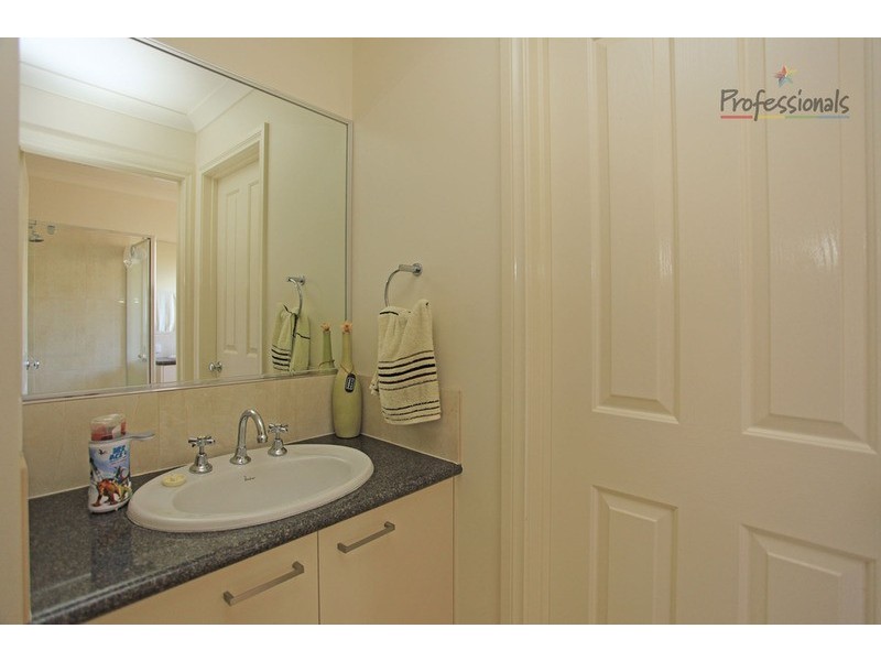 16 Firetail Street, Thurgoona NSW 2640