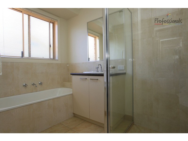 16 Firetail Street, Thurgoona NSW 2640