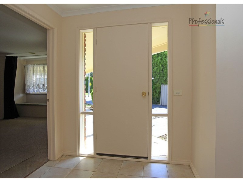 37 Sarson  Road, Lavington NSW 2641