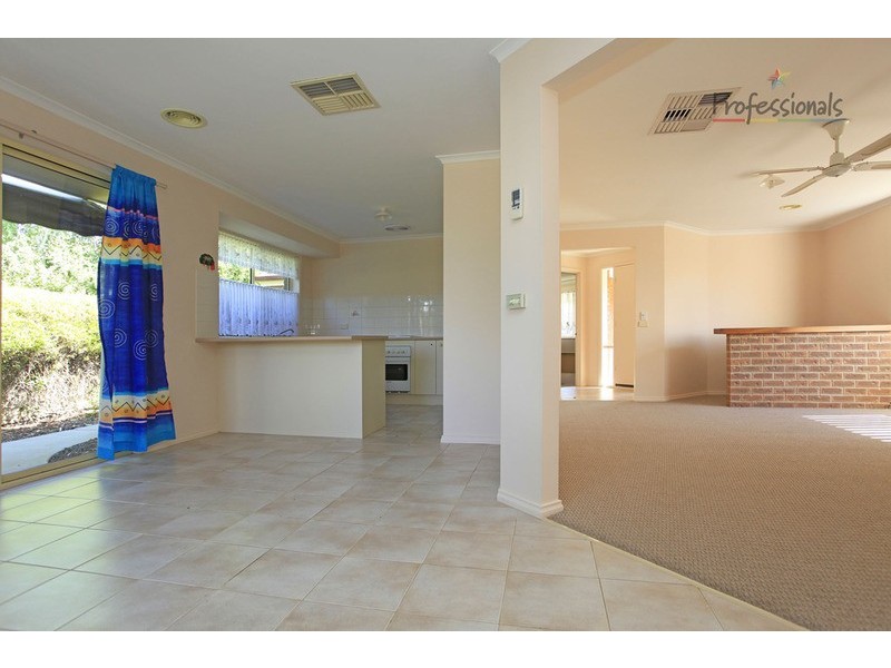 37 Sarson  Road, Lavington NSW 2641