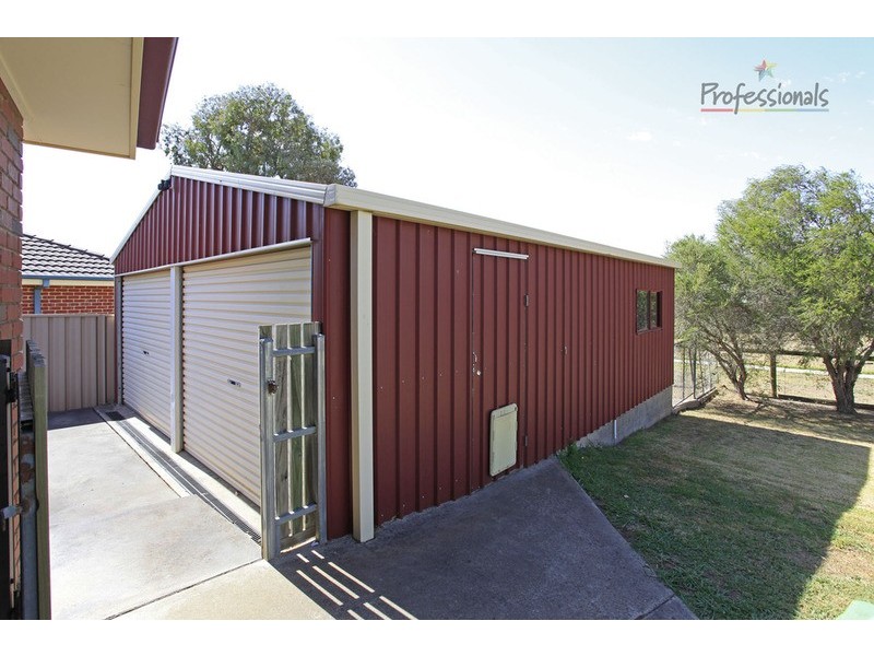 37 Sarson  Road, Lavington NSW 2641