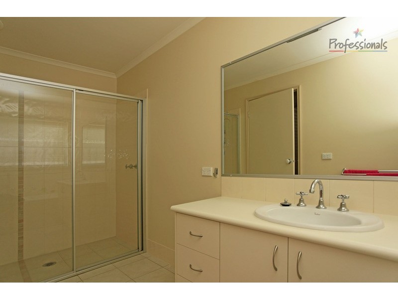 204 Kaitlers Road, Lavington NSW 2641