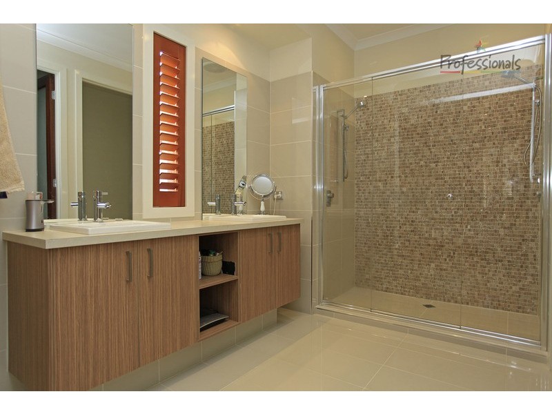 16 Victoria Cross Parade, Wodonga VIC 3690