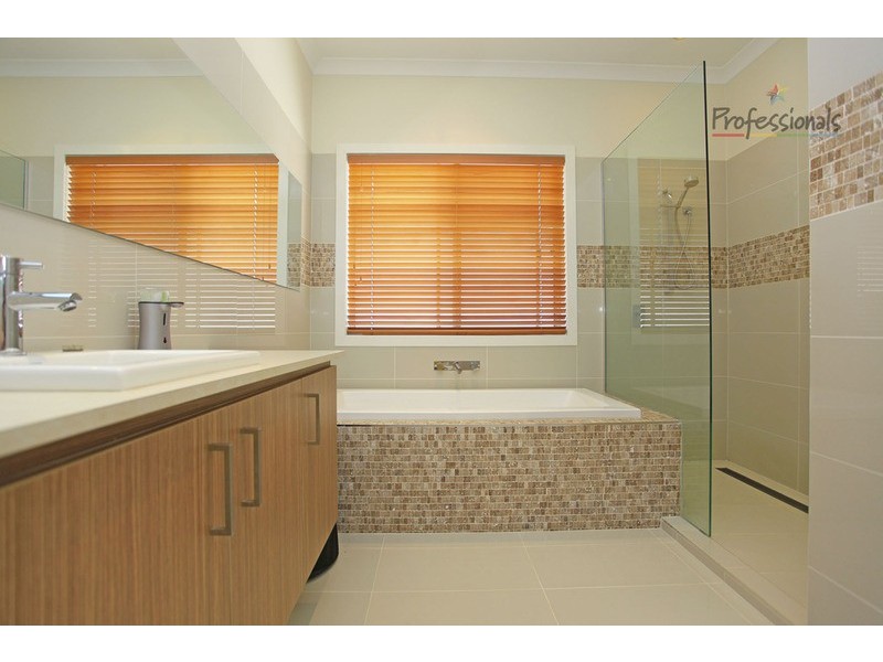 16 Victoria Cross Parade, Wodonga VIC 3690