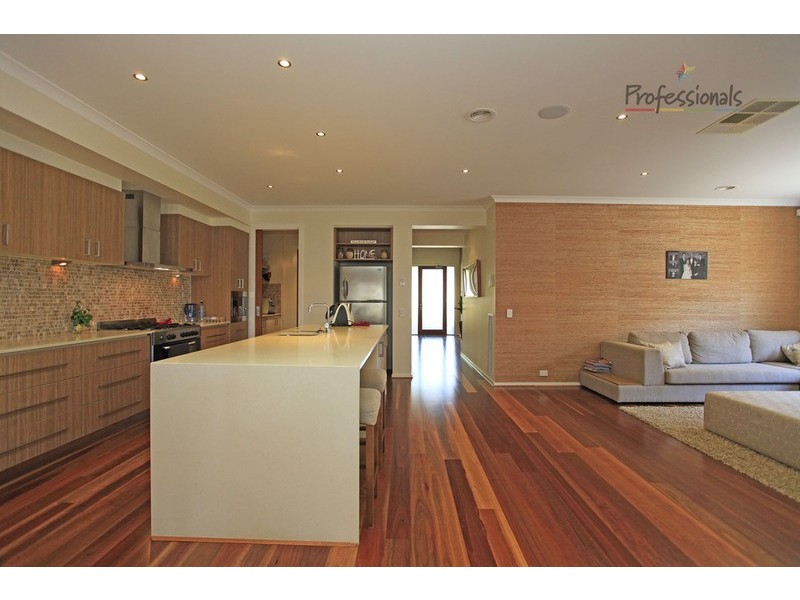 16 Victoria Cross Parade, Wodonga VIC 3690