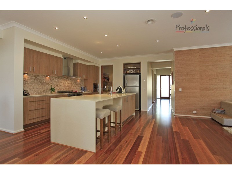 16 Victoria Cross Parade, Wodonga VIC 3690