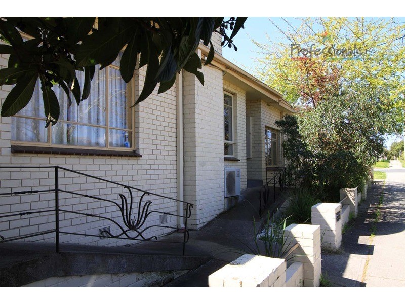 2/1 Lange  Street, Wodonga VIC 3690