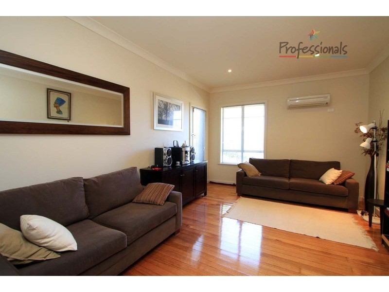 2/1 Lange  Street, Wodonga VIC 3690