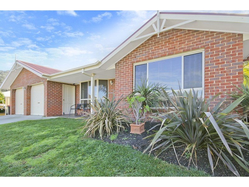 20 Faithful Street, Lavington NSW 2641
