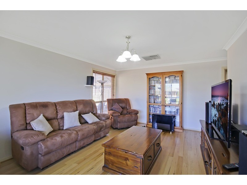 20 Faithful Street, Lavington NSW 2641