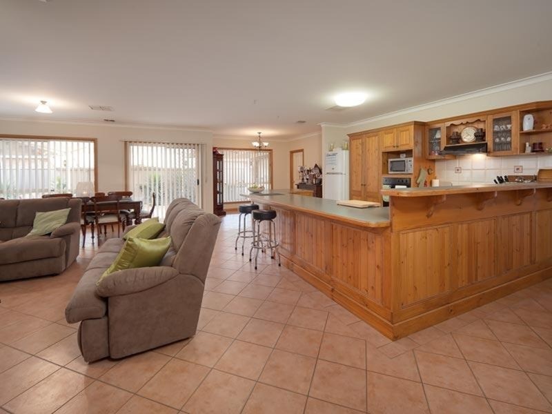 9 Clarendon Avenue, Wodonga VIC 3690