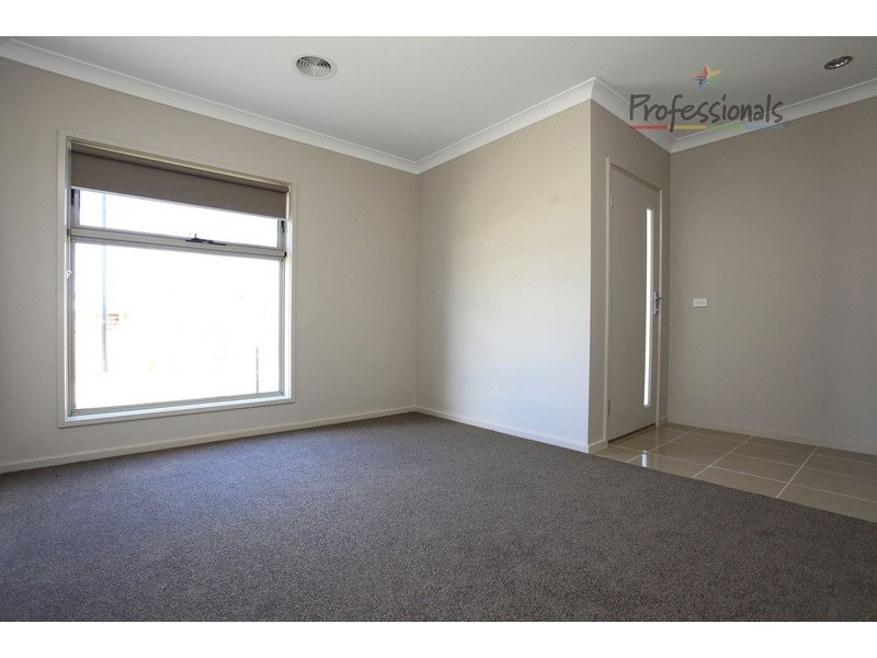 4 Blackburn Close, Wodonga VIC 3690