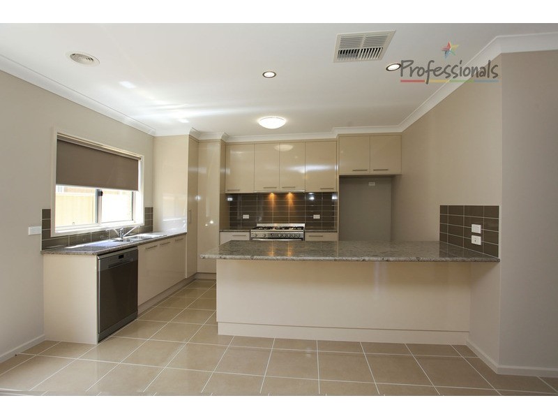 4 Blackburn Close, Wodonga VIC 3690