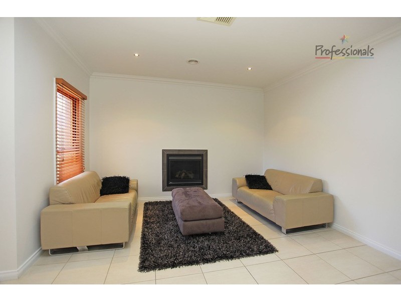 12 Grange Close, Wodonga VIC 3690