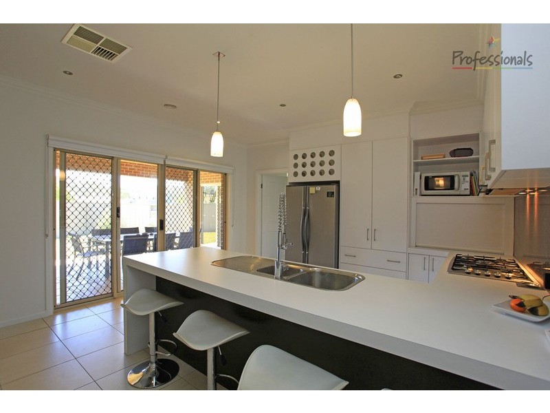 12 Grange Close, Wodonga VIC 3690