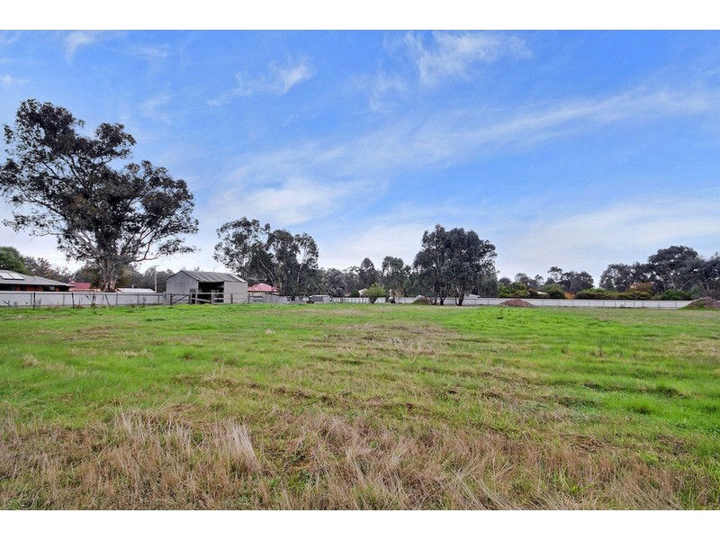 1 Nickless Street, Chiltern VIC 3683