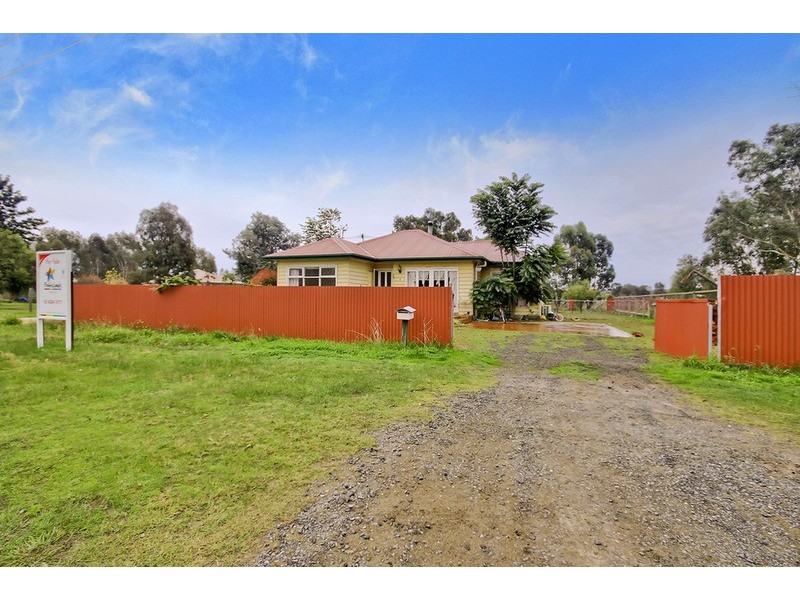 1 Nickless Street, Chiltern VIC 3683
