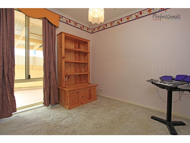 4 Riga Court, Wodonga VIC 3690