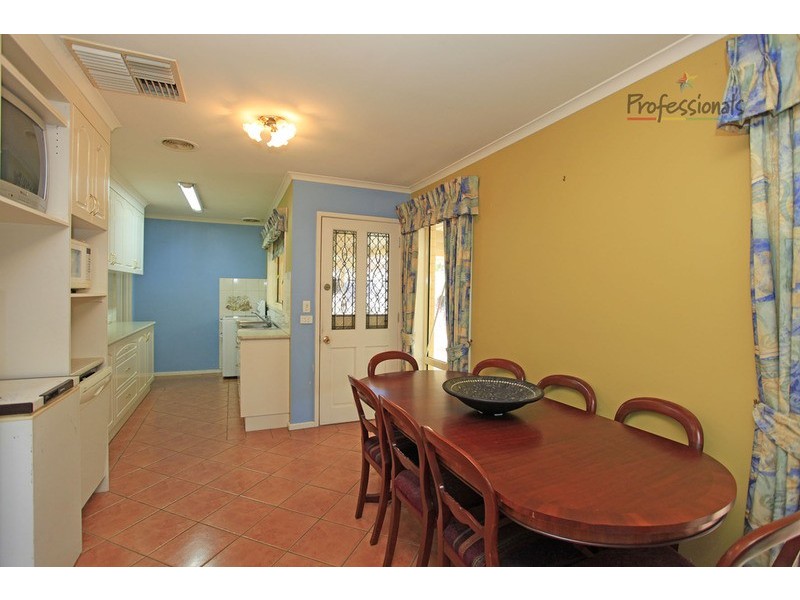 4 Riga Court, Wodonga VIC 3690