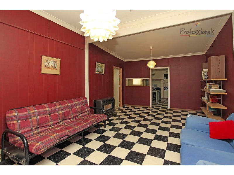 11 Burke Street, Chiltern VIC 3683