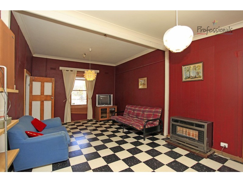 11 Burke Street, Chiltern VIC 3683