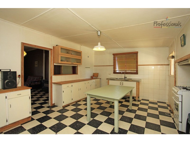 11 Burke Street, Chiltern VIC 3683